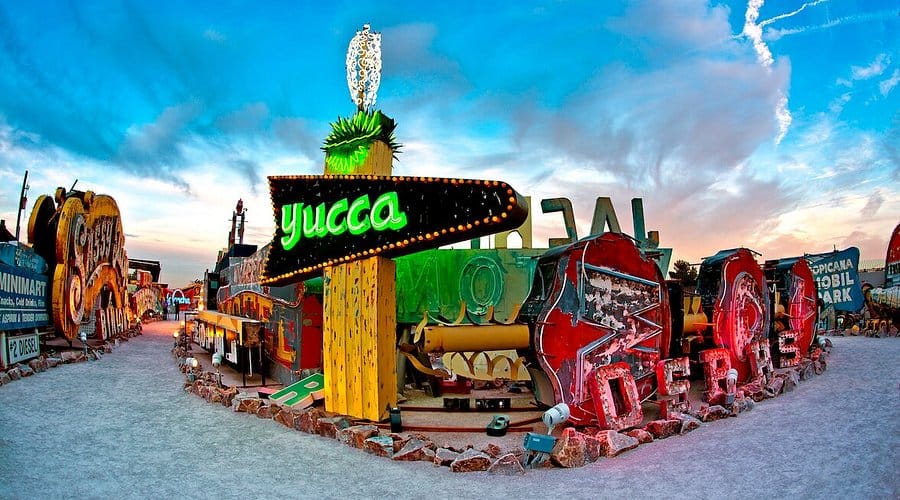 gambar dari The Neon Museum